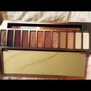 Authentic urban decay eyeshadow palette